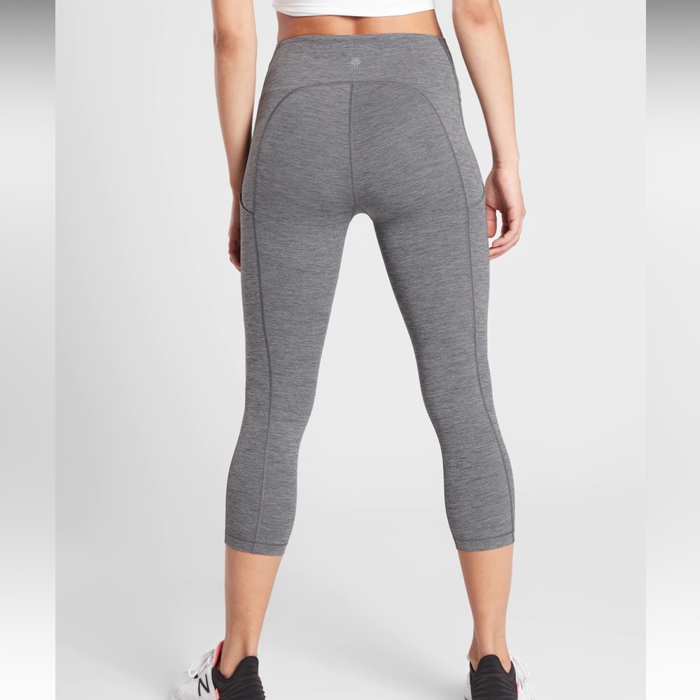Athleta Ultimate Stash Pocket Capri - Small - Picture 2 of 9